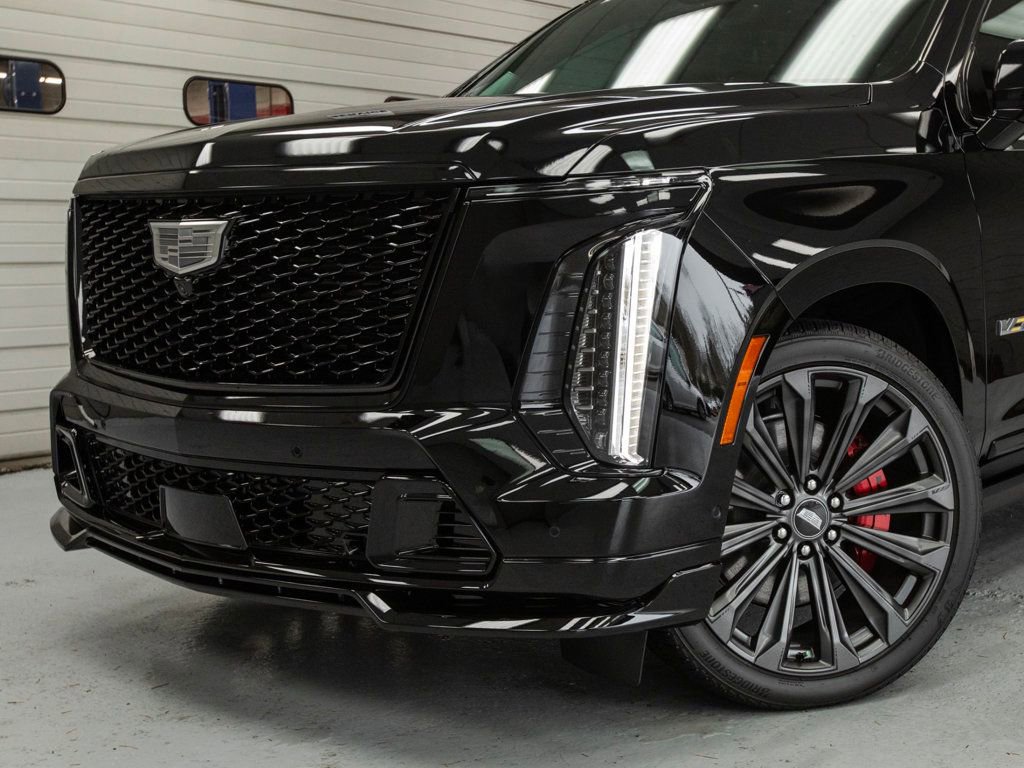 Used 2025 Cadillac Escalade V image 19