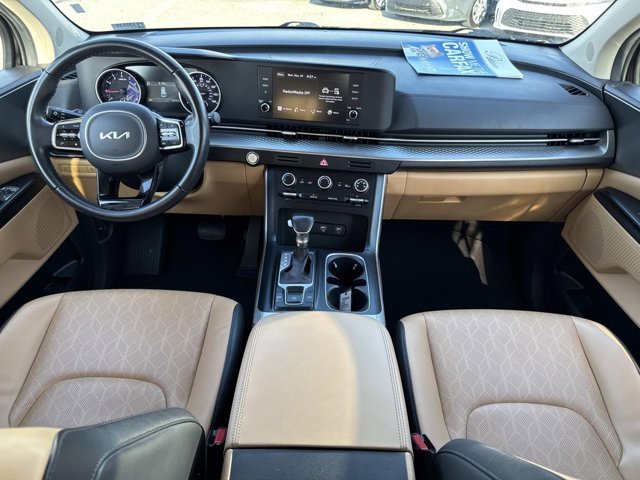 Used 2024 Kia Carnival LX image 21
