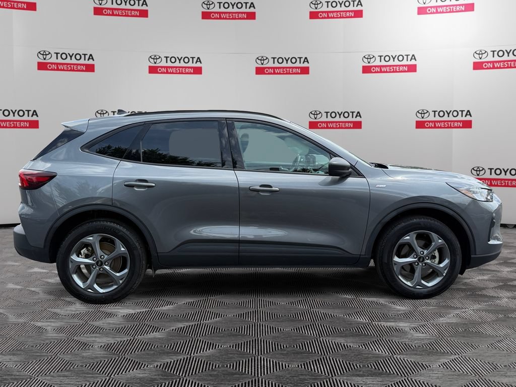 Used 2025 Ford Escape ST-Line AWD/4WD image 4