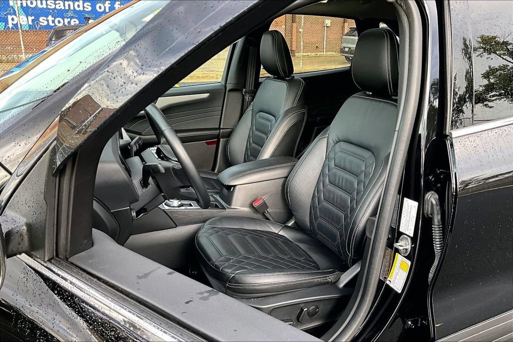 Used 2024 Ford Escape Platinum w/ Premium Technology Package AWD/4WD image 24