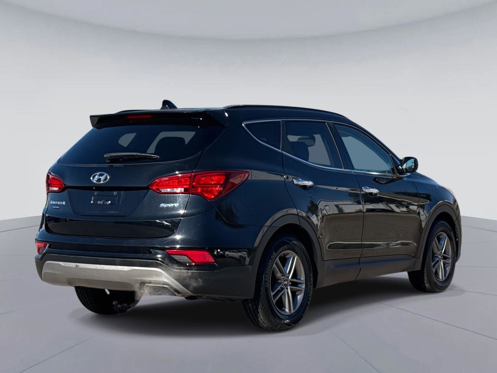 Used 2017 Hyundai Santa Fe Sport image 3