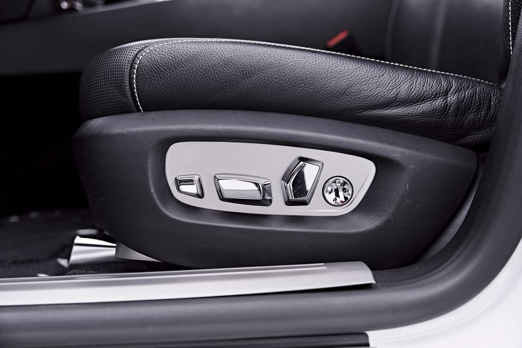 Used 2018 Rolls-Royce Ghost RWD image 59