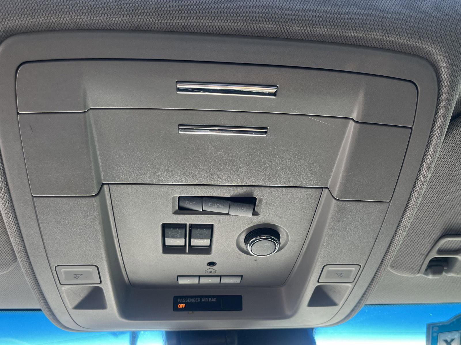 Used 2019 Chevrolet Tahoe LT w/ LT Signature Package image 9