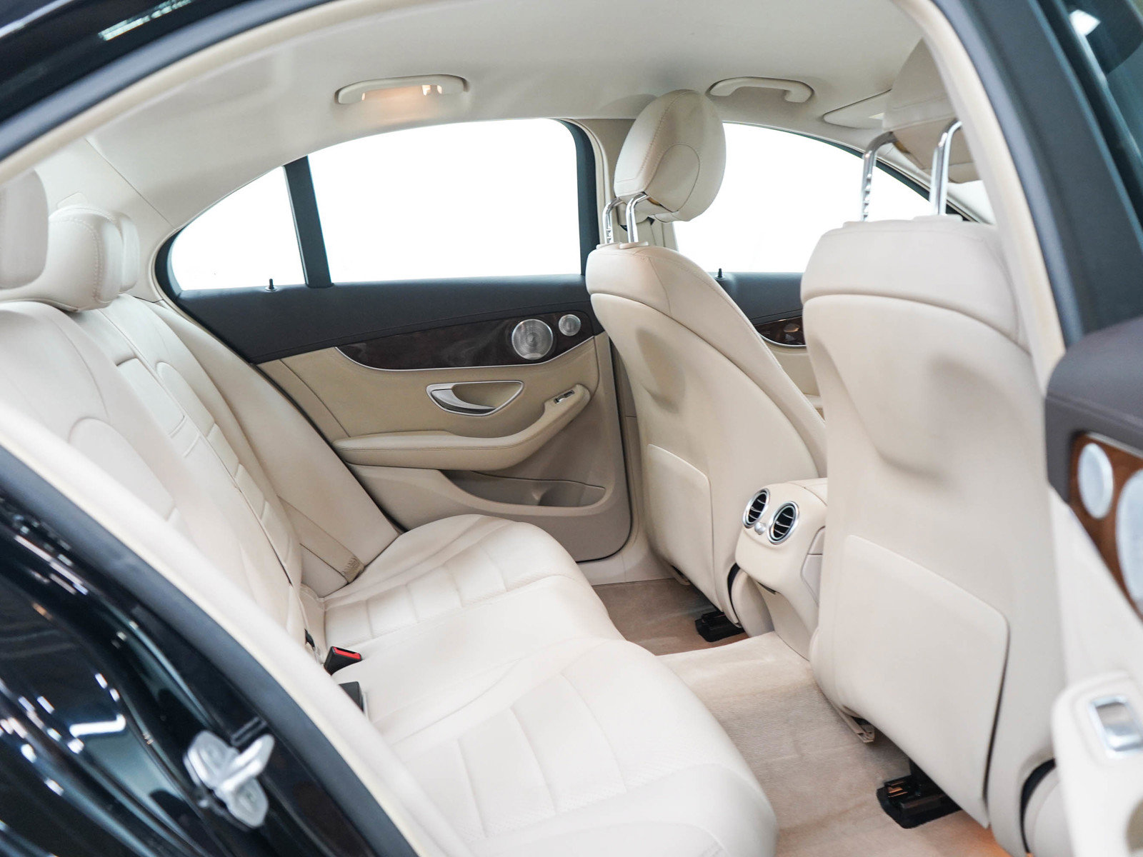 Used 2015 Mercedes-Benz C 300 4MATIC Sedan image 12