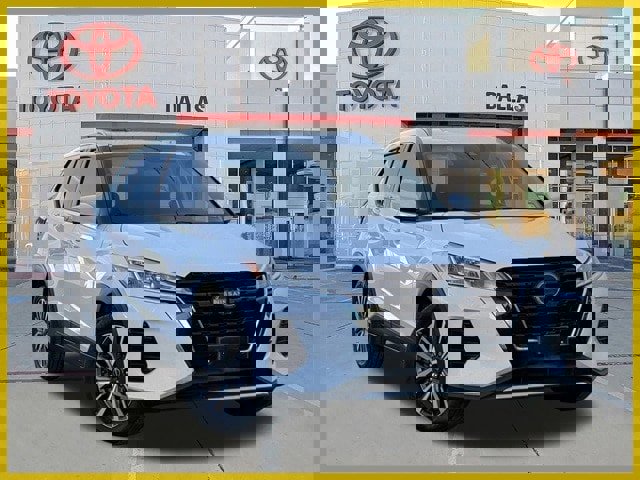 Used 2023 Nissan Kicks SV image 1