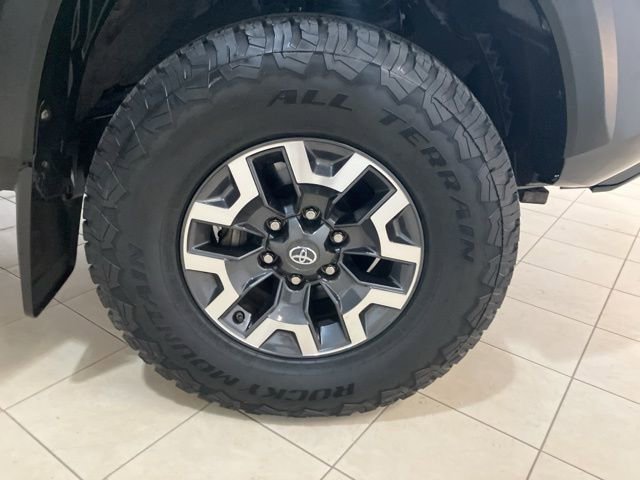 Used 2019 Toyota Tacoma TRD Off-Road w/ Technology Package image 28