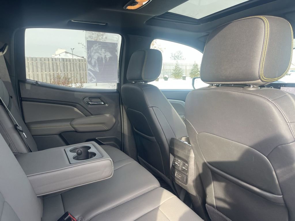 Used 2024 Chevrolet Colorado ZR2 w/ ZR2 Convenience Package III image 36