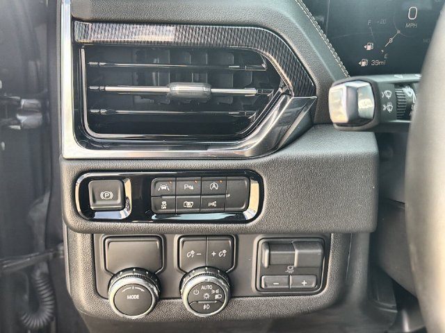 Used 2026 GMC Yukon Elevation w/ Elevation Premium Package RWD image 17