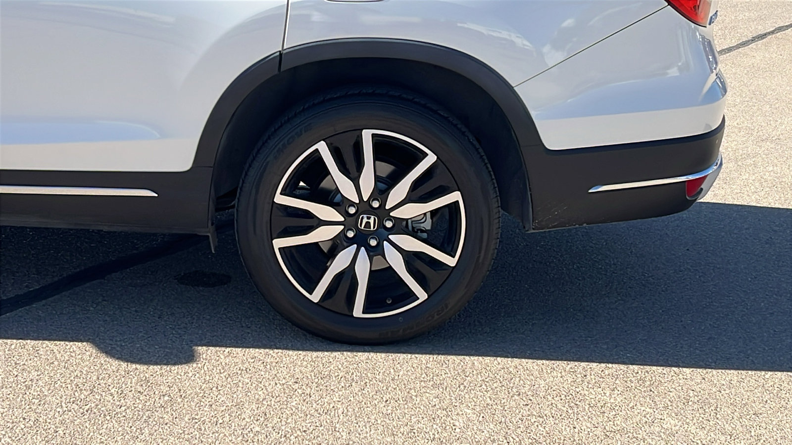 Used 2019 Honda Pilot Elite image 5