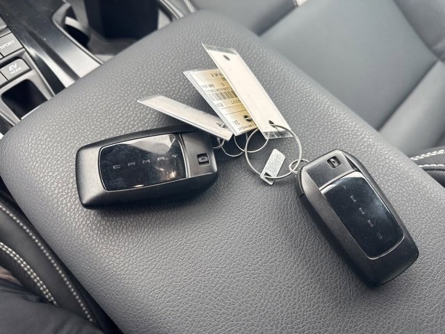 Used 2025 Toyota Camry SE image 12