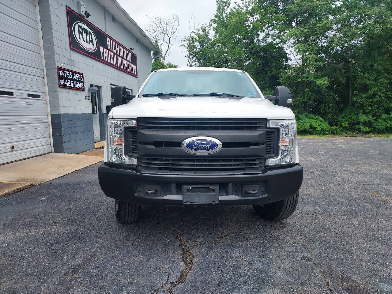 Used 2017 Ford F250 XL w/ Power Equipment Group AWD/4WD image 6