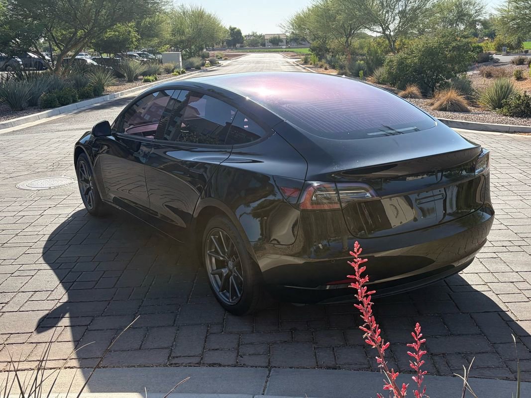 Used 2018 Tesla Model 3 Mid Range RWD image 4