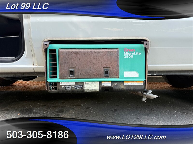 Used 2009 Ford E-350 and Econoline 350 Extended Super Duty RWD image 3