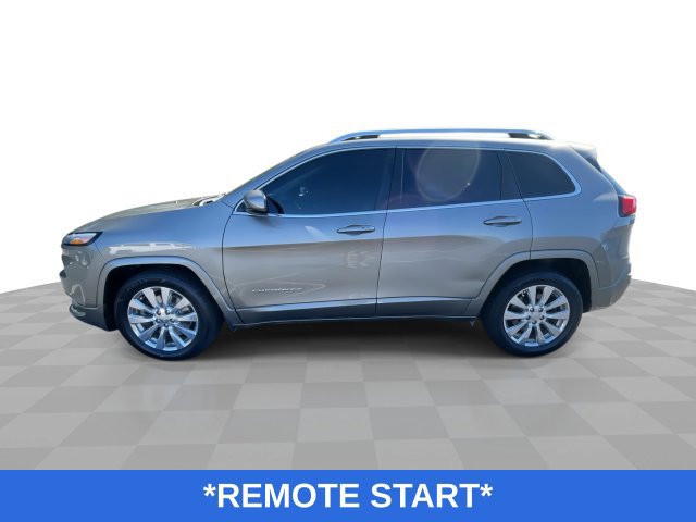 Used 2017 Jeep Cherokee Overland w/ Technology Group FWD image 6