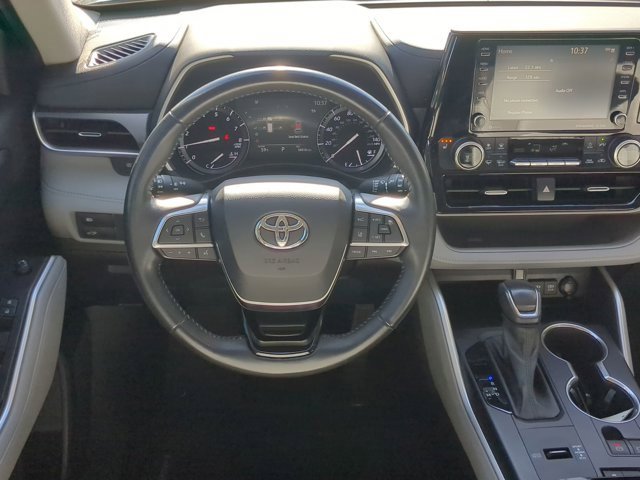Used 2021 Toyota Highlander XLE image 14
