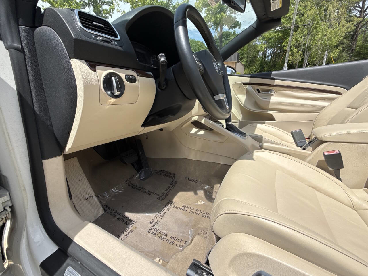 Used 2012 Volkswagen Eos Lux FWD image 42