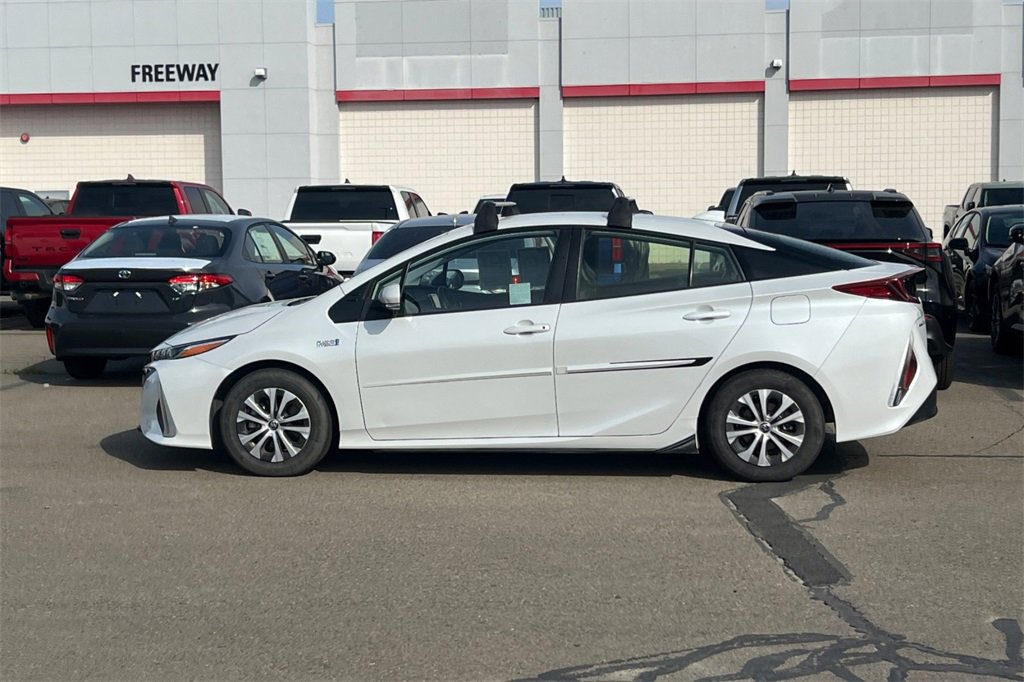 Certified 2022 Toyota Prius Prime XLE image 9