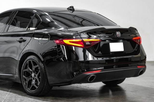 Used 2021 Alfa Romeo Giulia Sprint w/ Nero Edizione RWD image 17