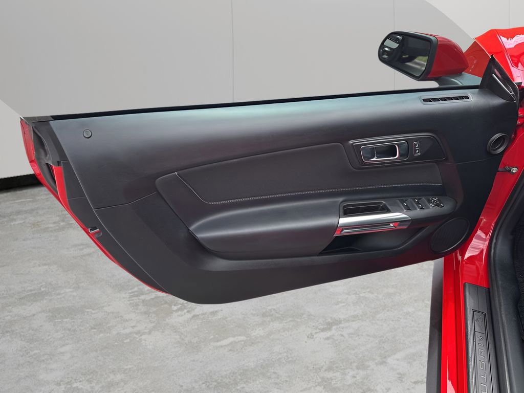 Used 2020 Ford Mustang Convertible RWD image 19