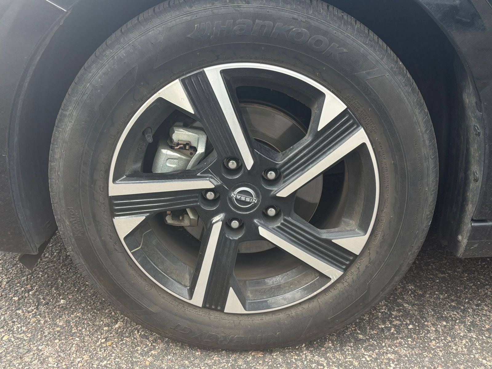 Used 2025 Nissan Sentra SV FWD image 26