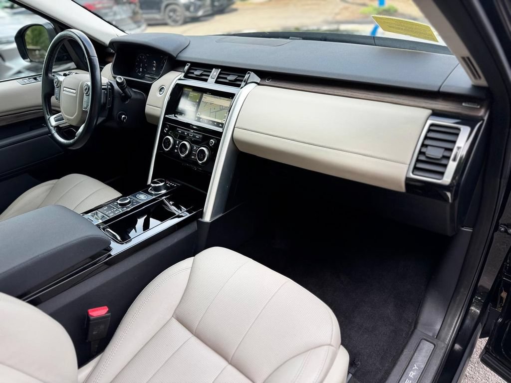 Used 2018 Land Rover Discovery HSE AWD/4WD image 26