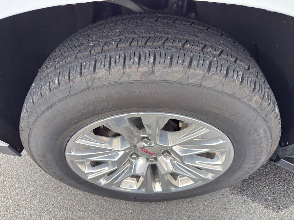 Used 2024 GMC Yukon Denali image 18