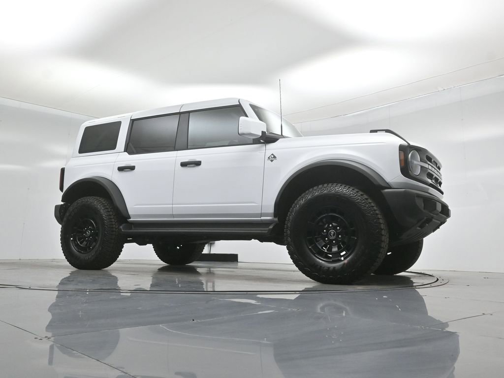 New 2026 Ford Bronco Outer Banks w/ Sasquatch Package AWD/4WD image 3