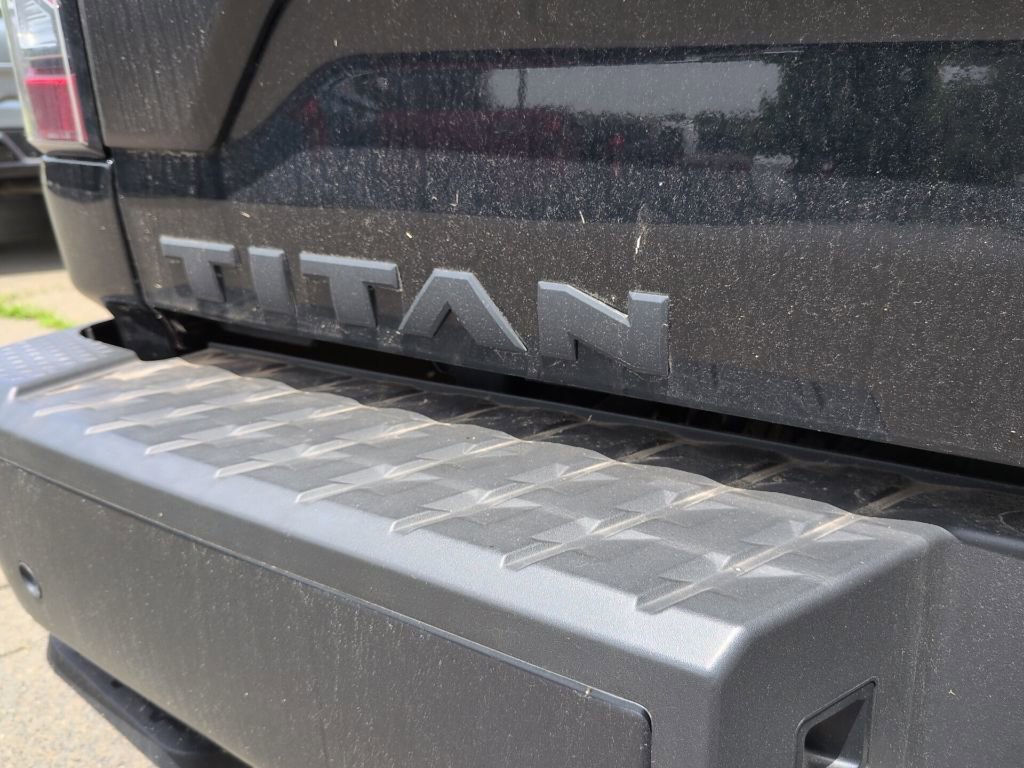 Used 2024 Nissan Titan PRO-4X w/ Pro-4x Utility Package AWD/4WD image 9