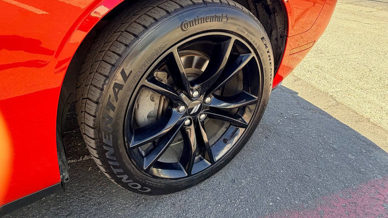 Used 2018 Dodge Challenger R/T Plus image 40