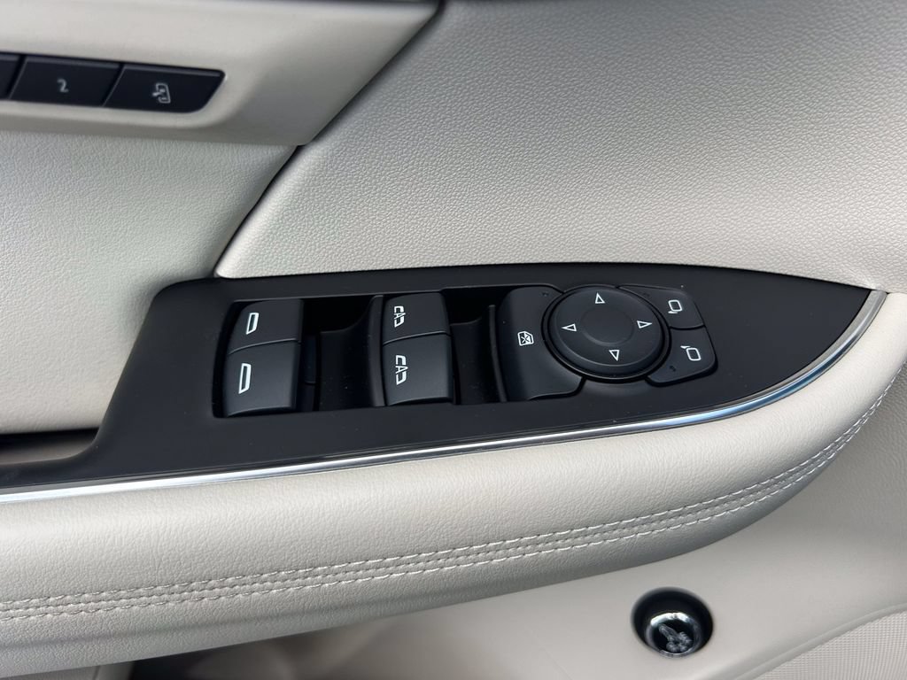 Used 2023 Buick Envision Essence AWD/4WD image 21