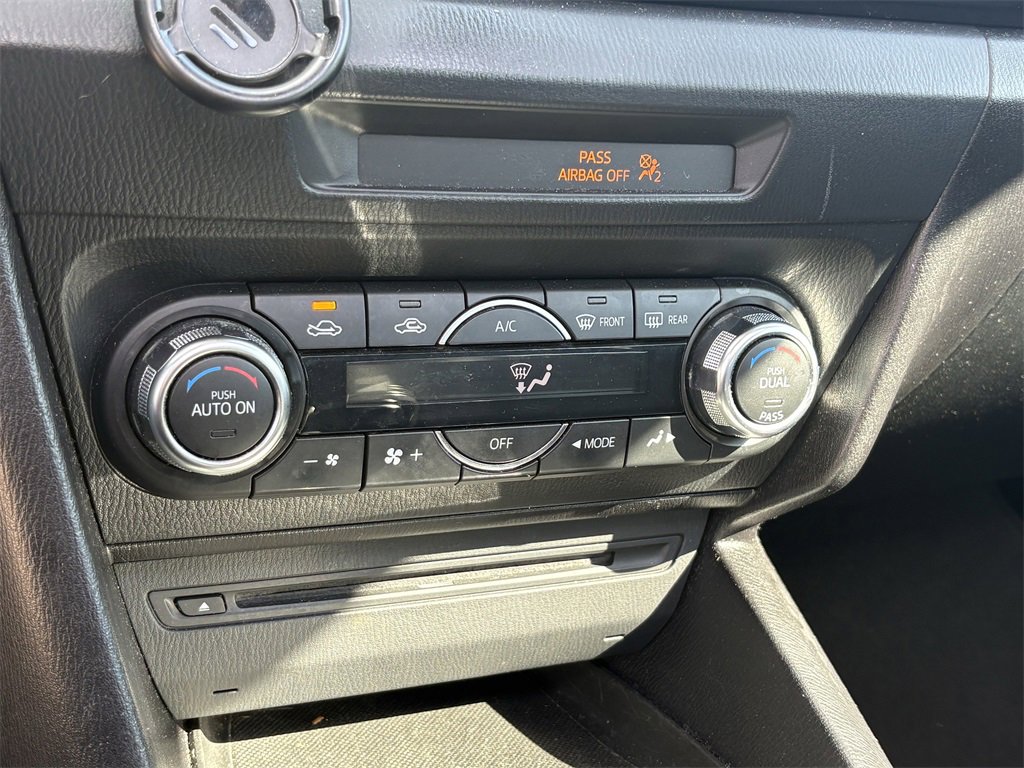Used 2016 MAZDA MAZDA3 i Touring w/ Popular Equipment Package image 16