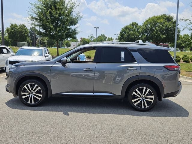 Used 2025 Nissan Pathfinder Platinum w/ Cargo Package FWD image 5