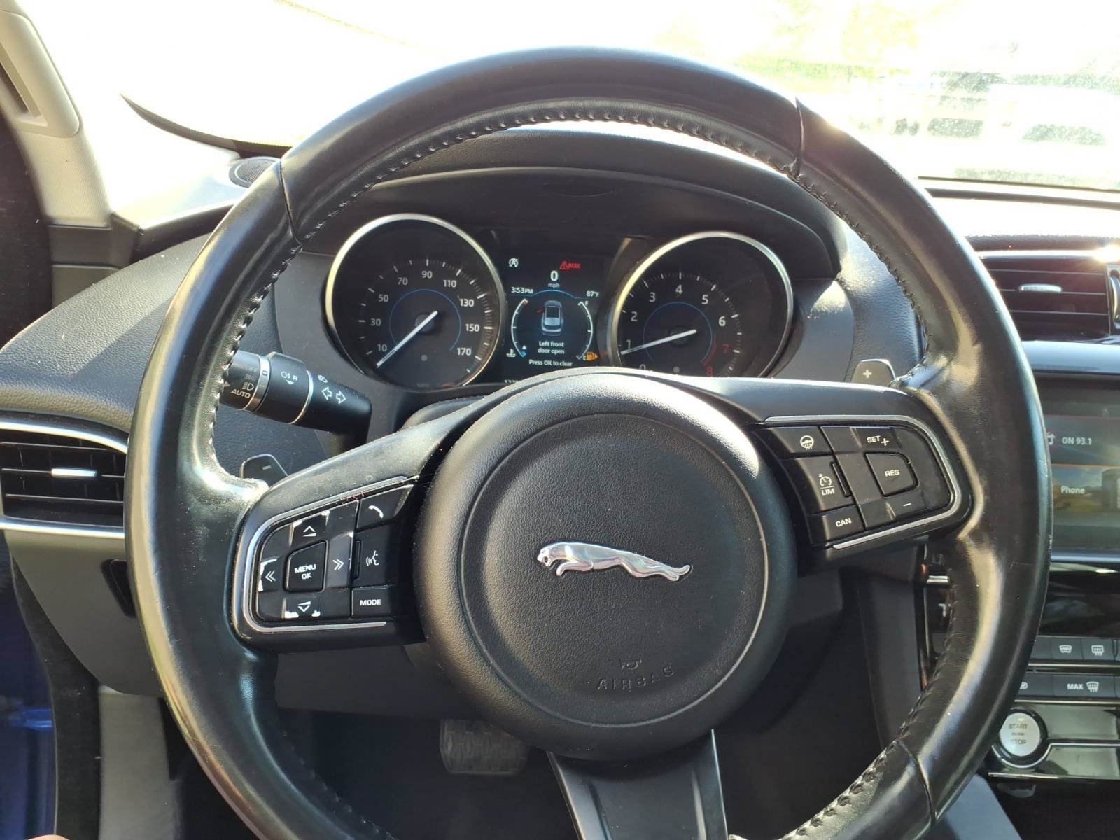 Used 2018 Jaguar F-PACE Premium AWD/4WD image 21