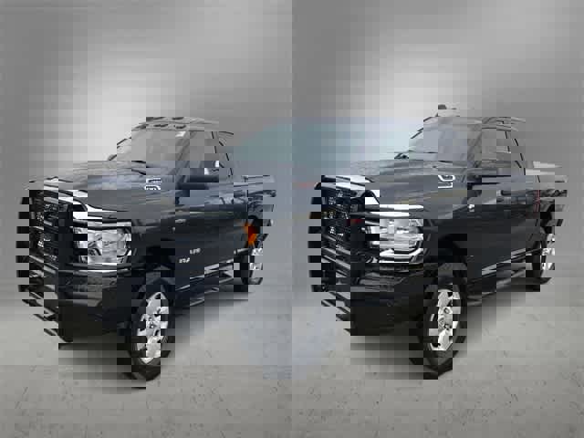 Used 2020 RAM 3500 Tradesman w/ Chrome Appearance Group image 2