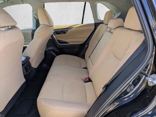 Used 2022 Toyota RAV4 LE image 17