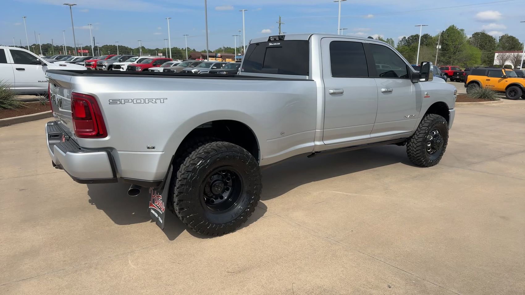 New 2026 RAM 3500 Laramie AWD/4WD image 9