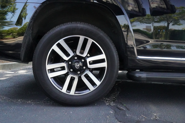 Used 2023 Toyota 4Runner Limited AWD/4WD image 40