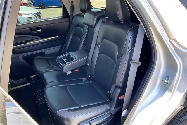 Used 2025 Nissan Pathfinder SL w/ Lighting Package (N92) AWD/4WD image 25