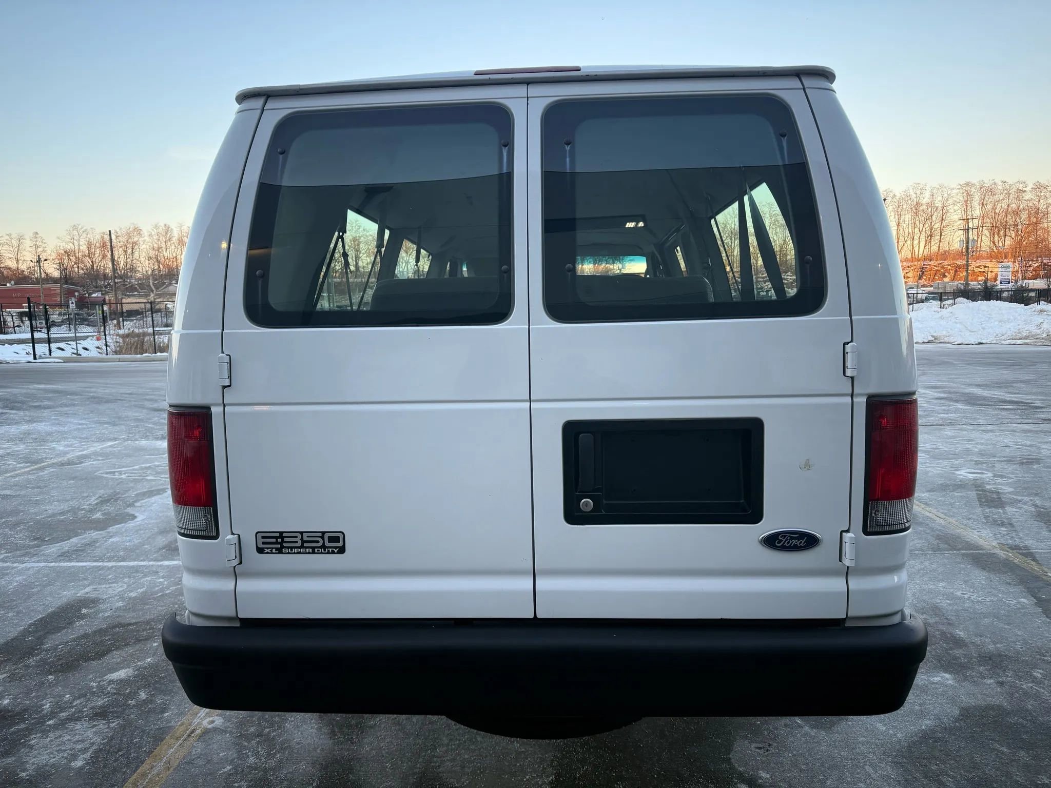 Used 2003 Ford E-350 and Econoline 350 XLT image 7