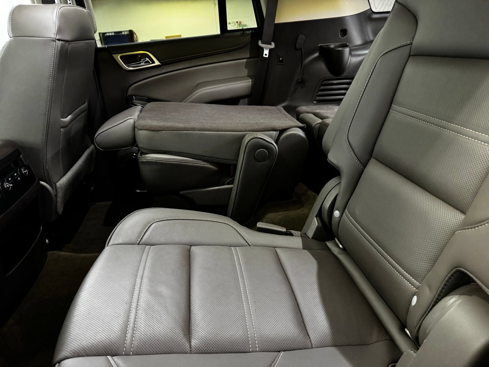 Used 2018 GMC Yukon Denali AWD/4WD image 31