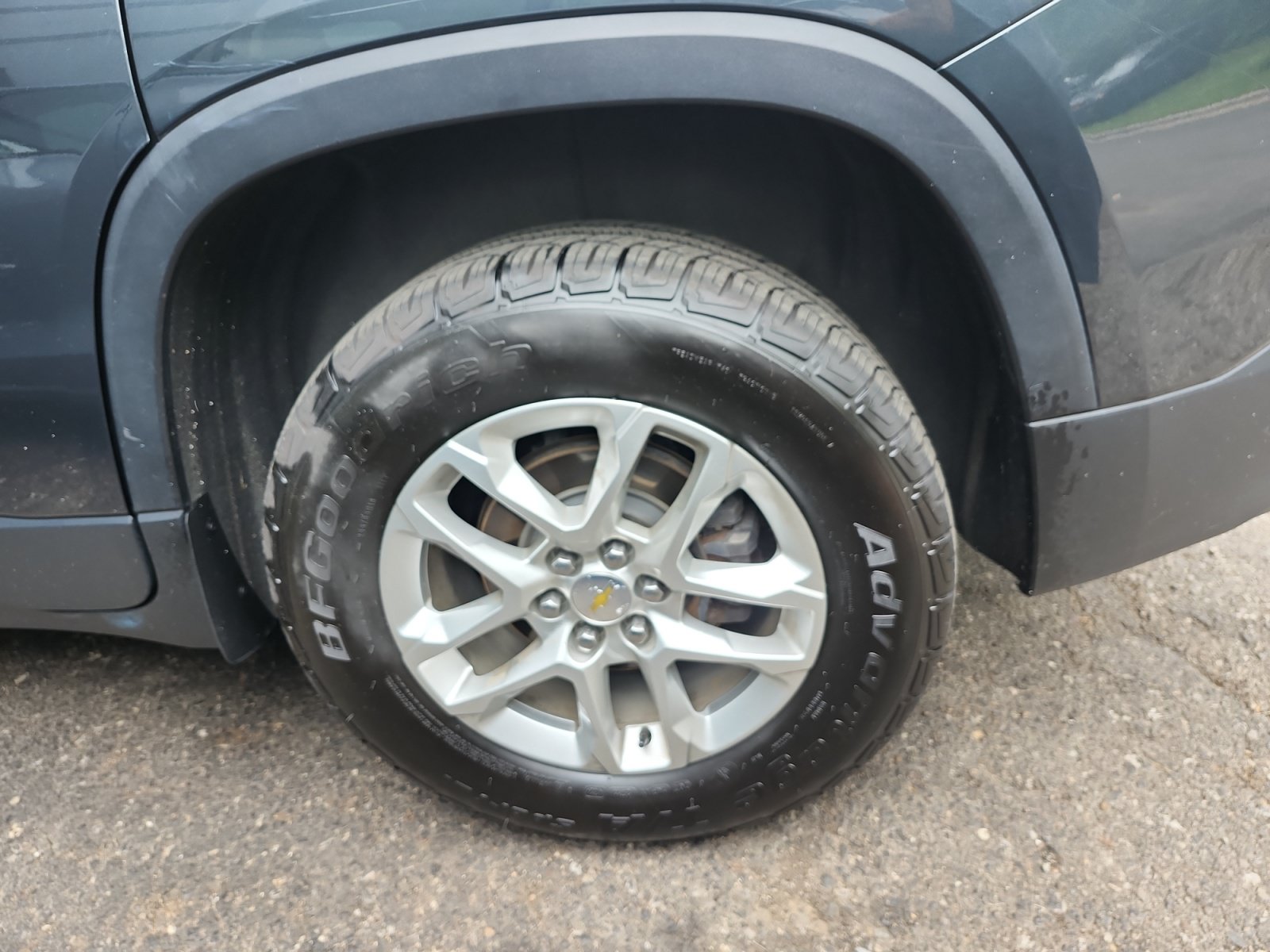 Used 2019 Chevrolet Traverse LT FWD image 16