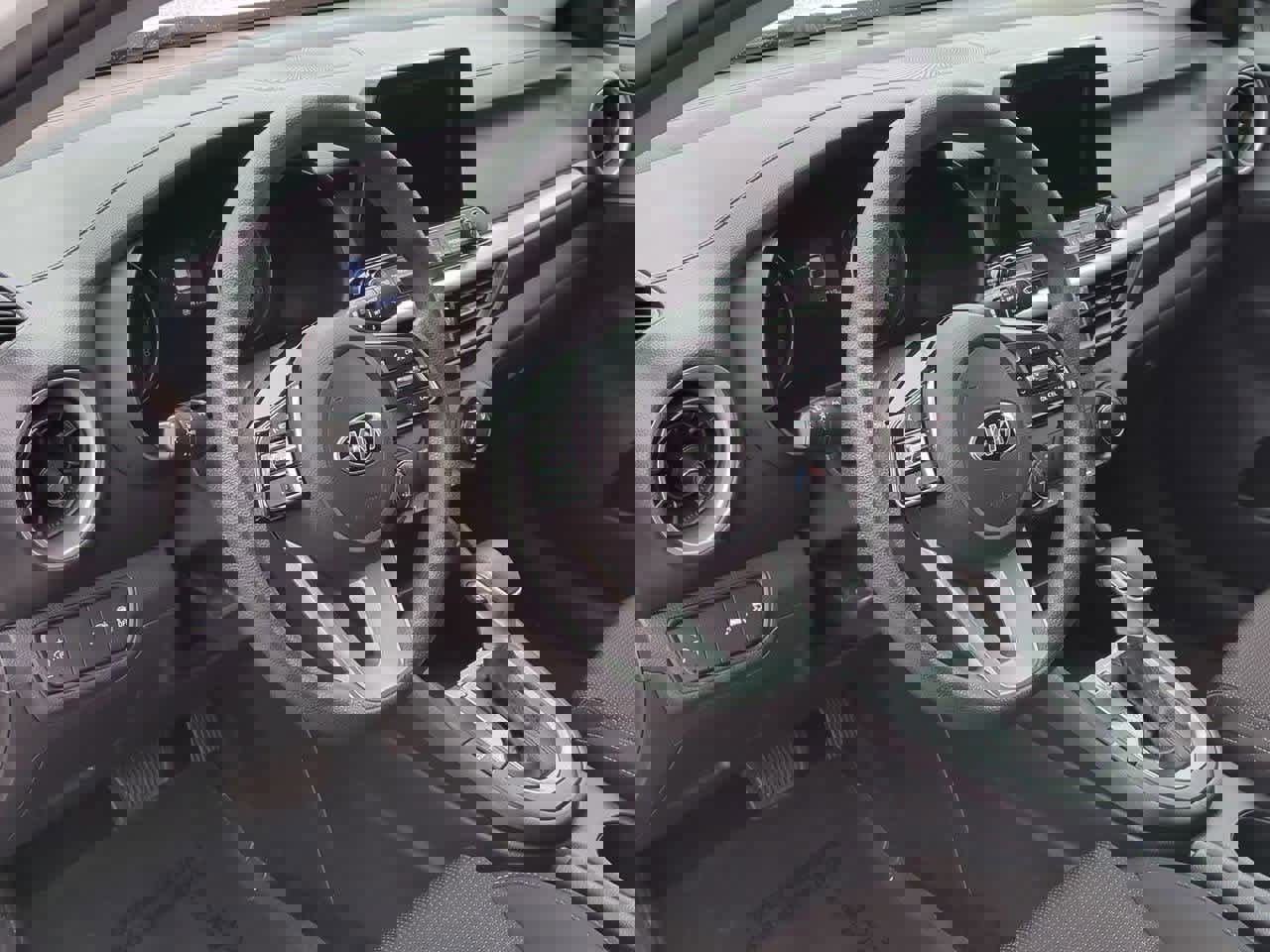 Used 2021 Kia Forte LXS image 2