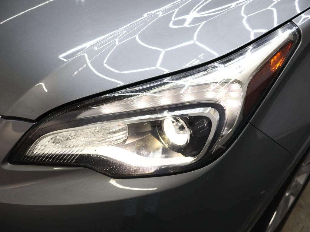 Used 2019 Buick Envision Essence FWD image 31