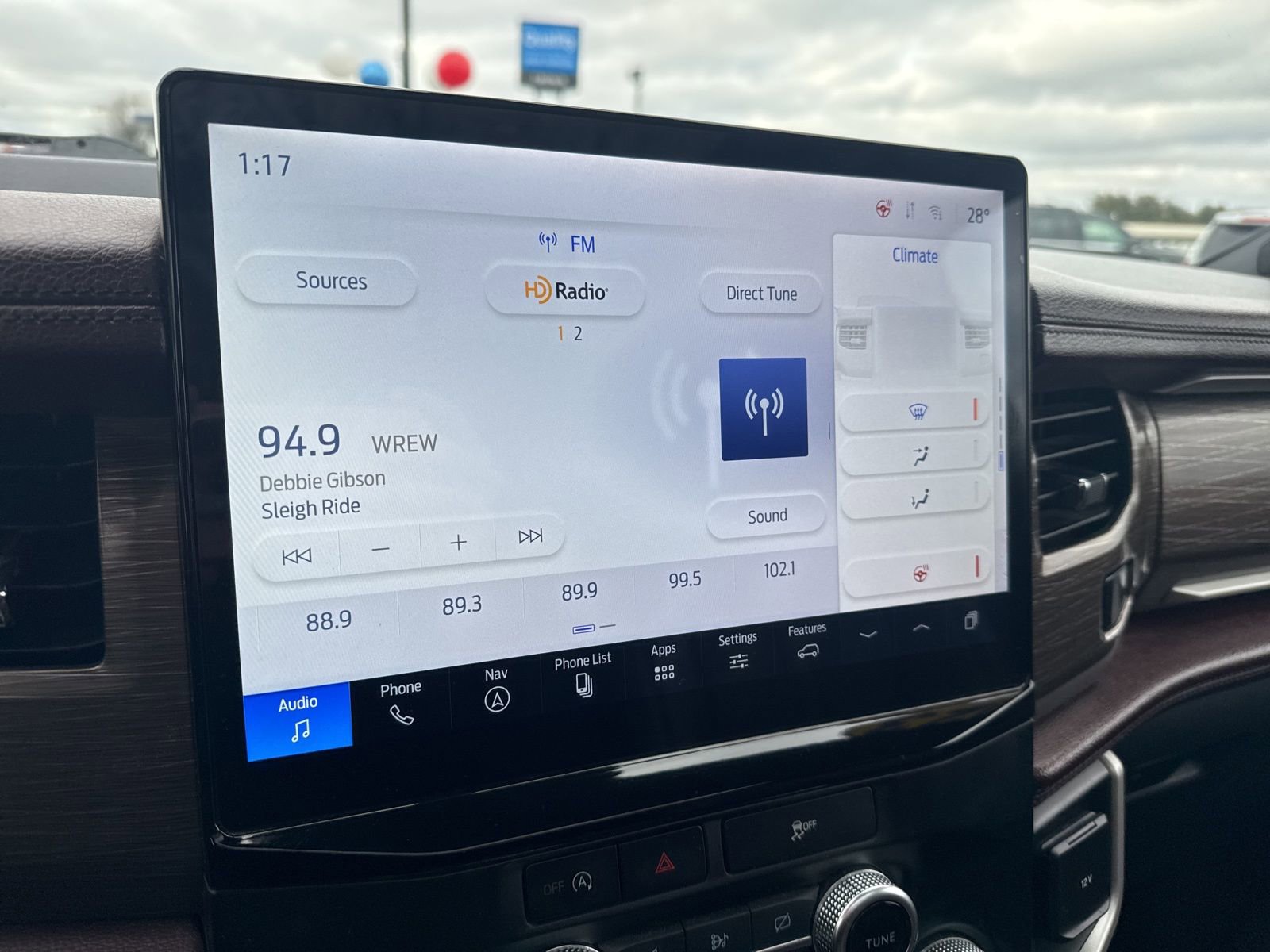 Used 2023 Ford Expedition Limited image 36