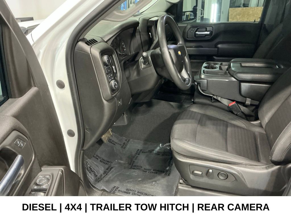 Used 2024 Chevrolet Silverado 2500 Custom w/ Custom Value Package image 3