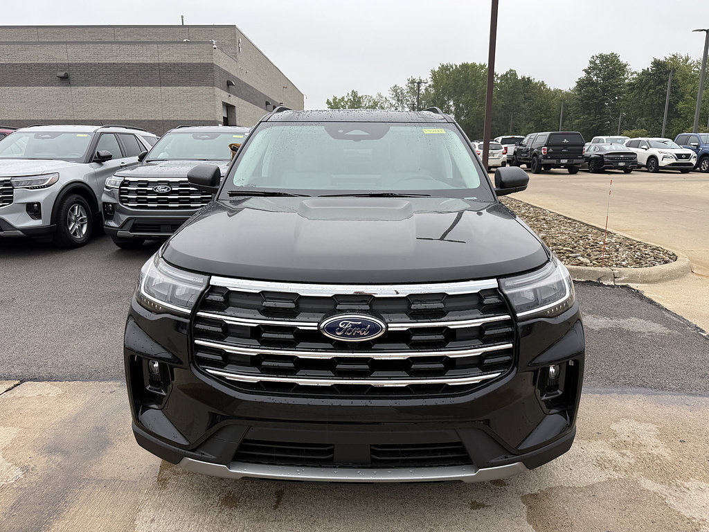 New 2026 Ford Explorer Active w/ Active Comfort Package AWD/4WD image 2