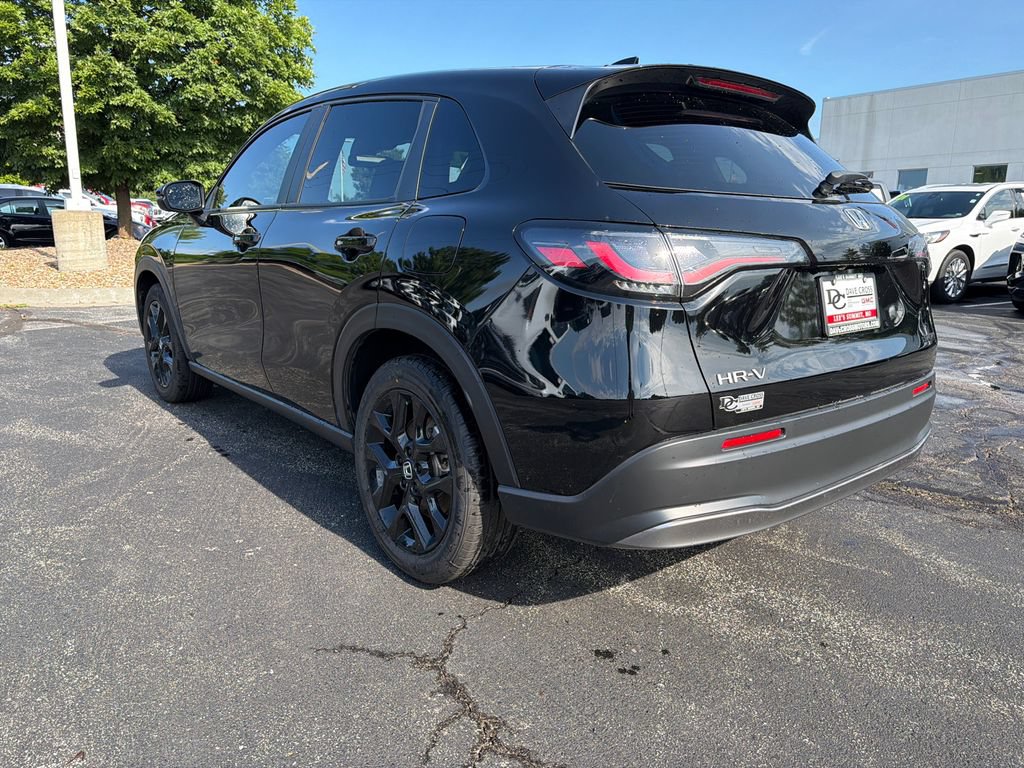 Used 2025 Honda HR-V Sport image 8