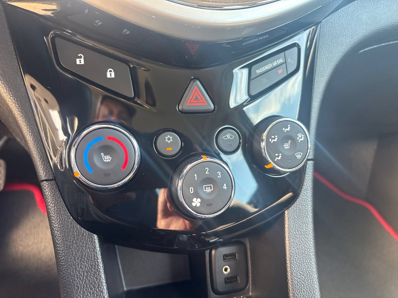 Used 2019 Chevrolet Sonic LT w/ Convenience Package FWD image 29