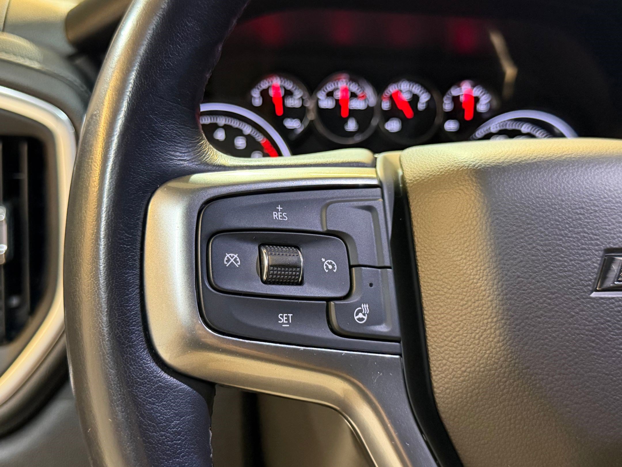 Used 2022 Chevrolet Silverado 1500 RST AWD/4WD image 13
