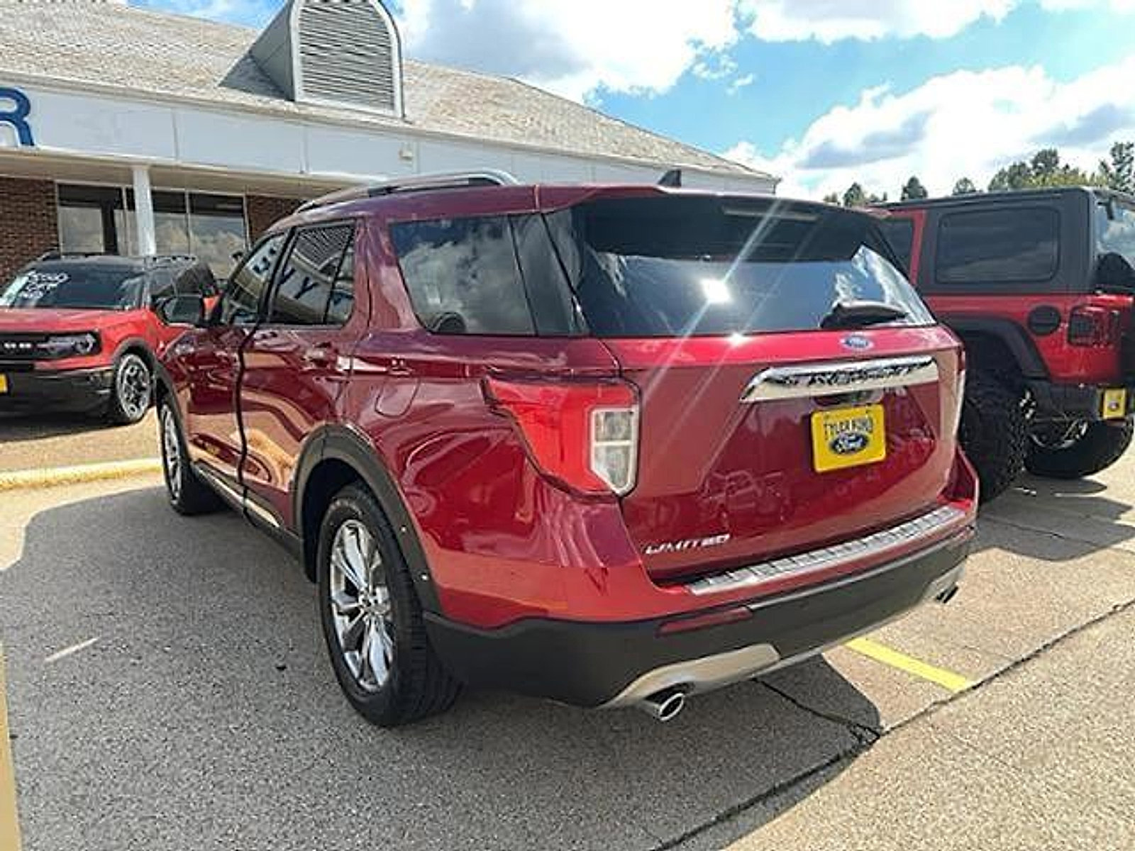 Used 2024 Ford Explorer Limited image 6